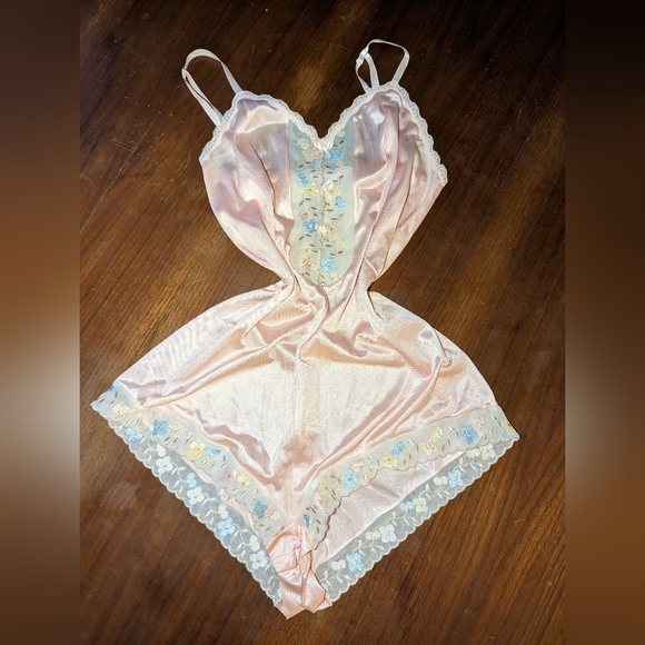 Vanity Fair Vintage Playsuit - Picture 3 of 8